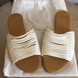 WHITE| SLIDE| SANDALS